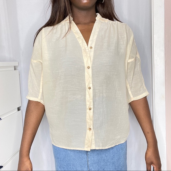 Short Sleeve Blouse - Picture 3 of 6